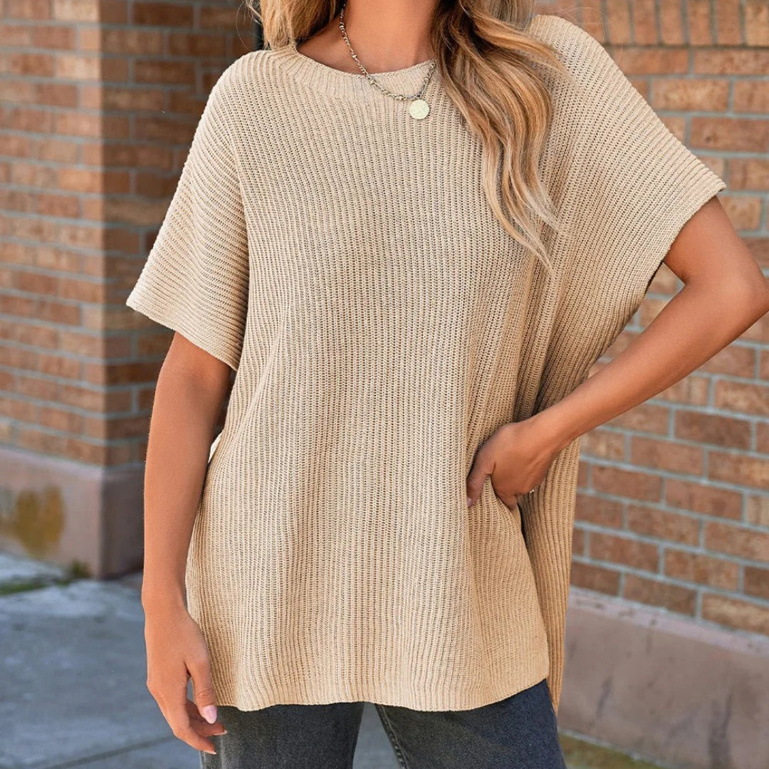 Knitted T-shirt with collar